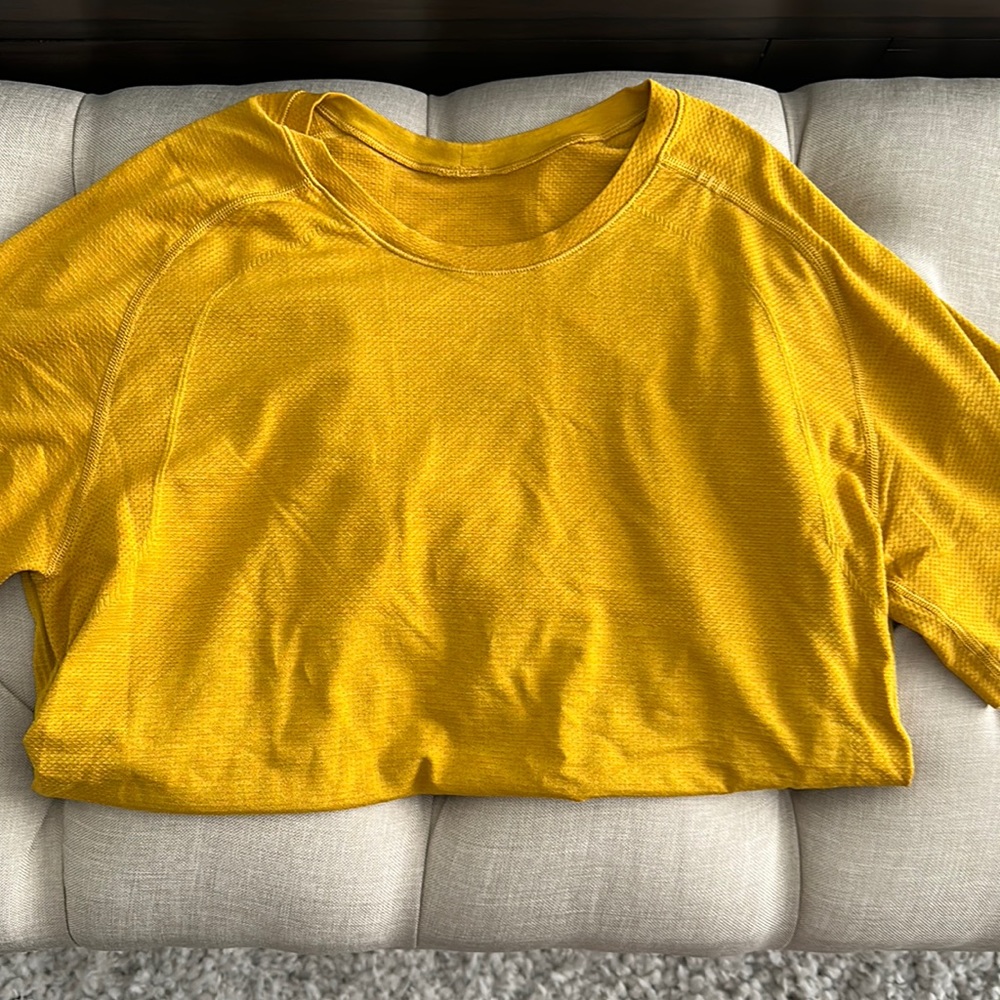 Lululemon Metal Vent 2.0 Size M